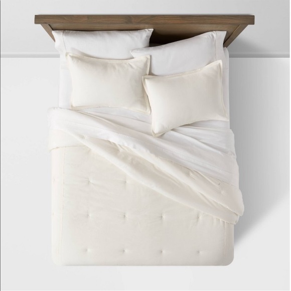 Threshold Bedding Threshold Nwt Cotton Velvet Comforter Sham Set White Fullqueen Poshmark
